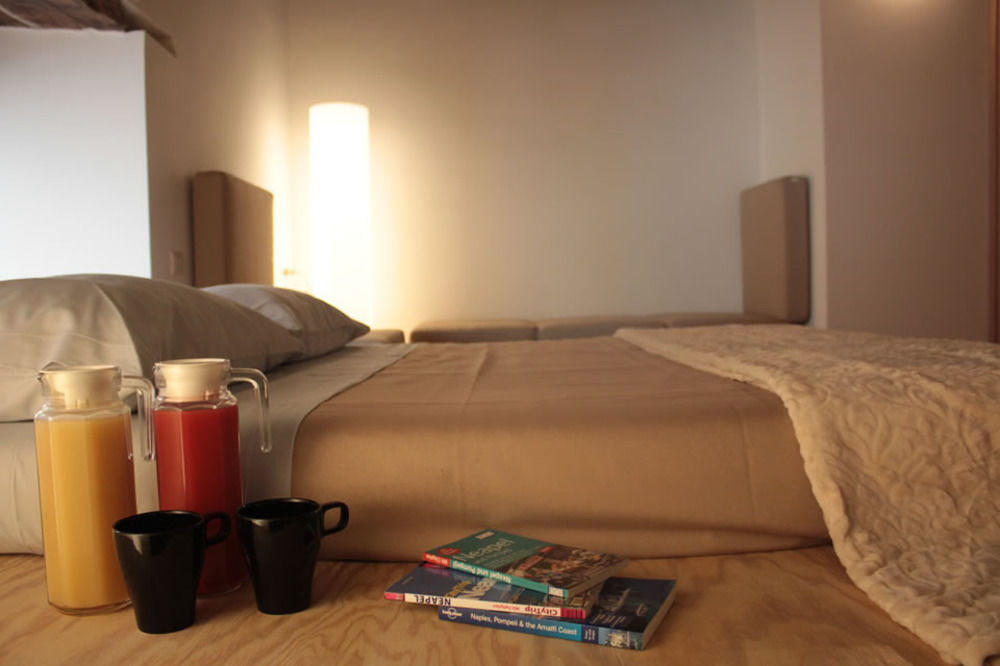 Casa Latina Bed & Breakfast Наполи Екстериор снимка