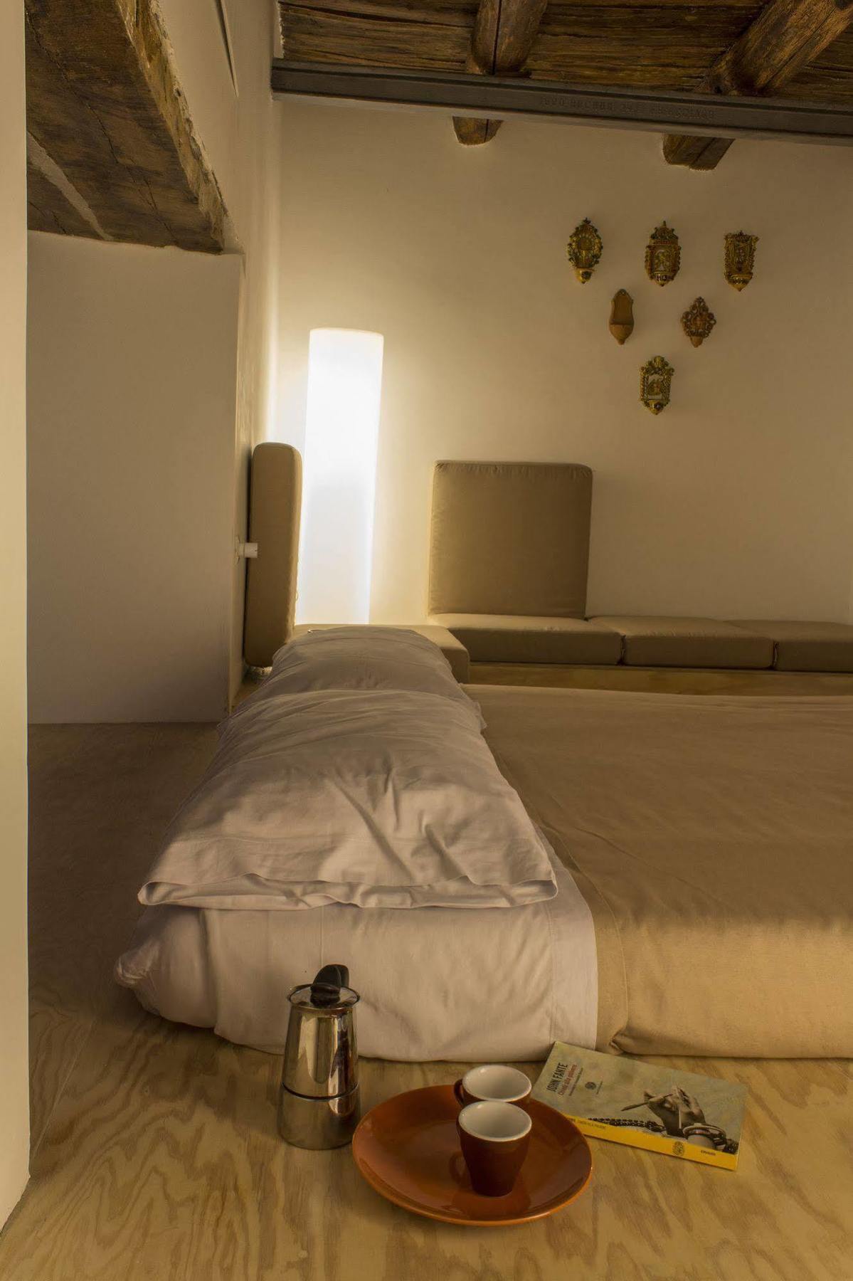 Casa Latina Bed & Breakfast Наполи Екстериор снимка