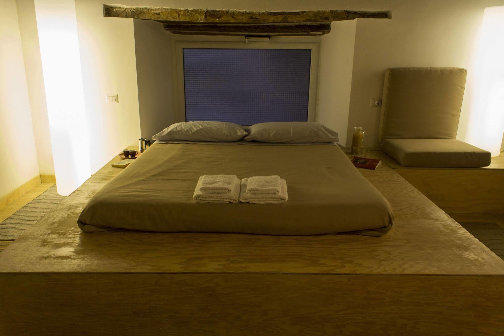 Casa Latina Bed & Breakfast Наполи Екстериор снимка
