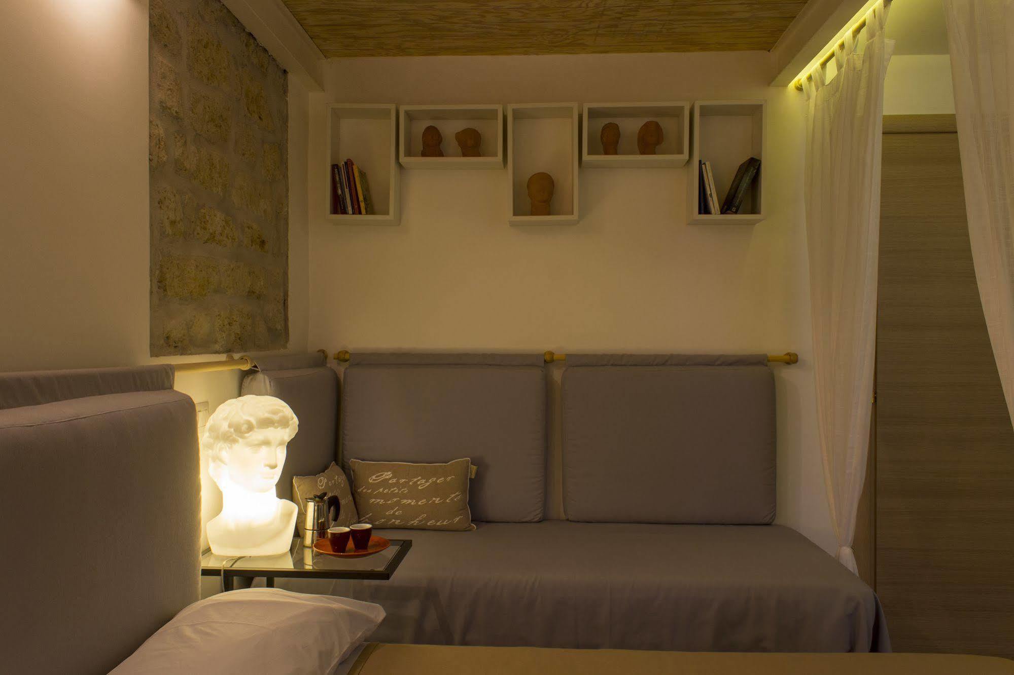 Casa Latina Bed & Breakfast Наполи Екстериор снимка